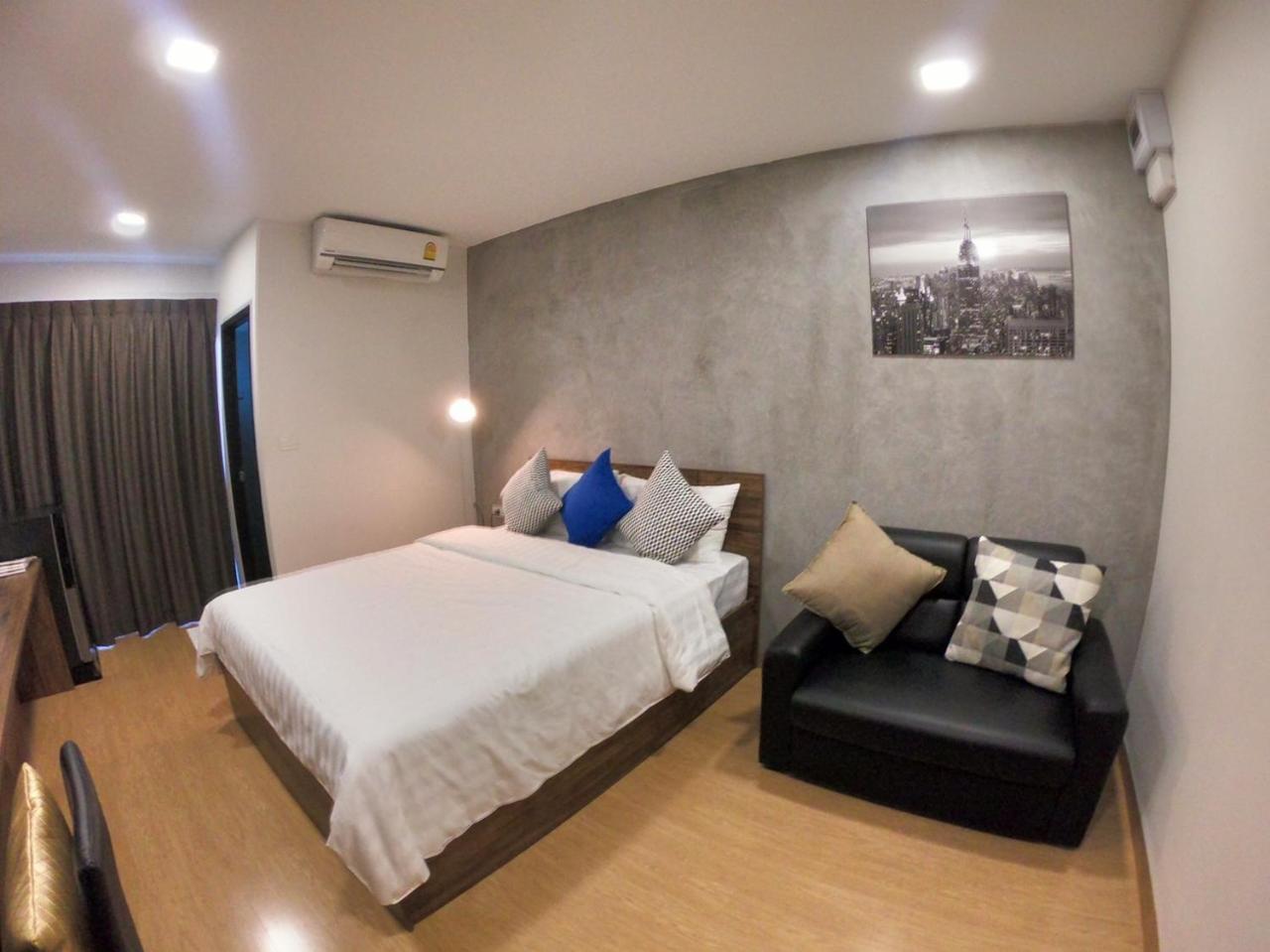 Tata House Aparthotel Bangkok Exterior photo